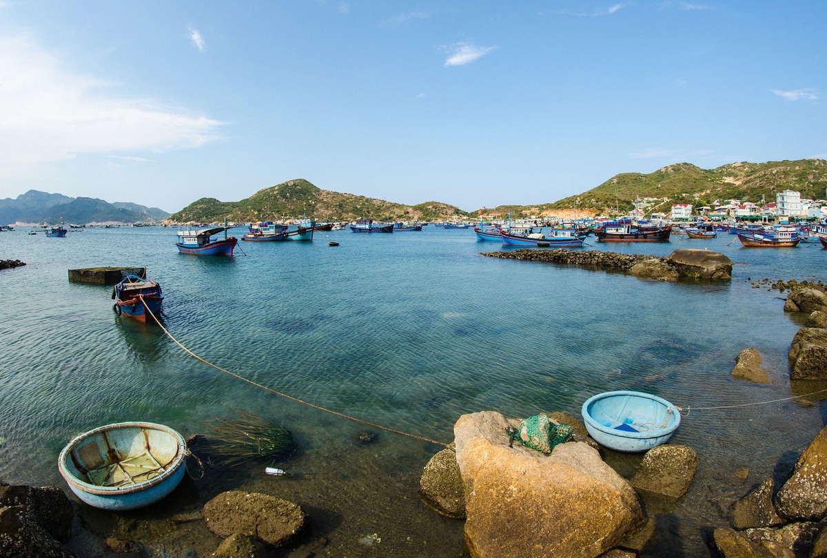 Immerese yourself in the nature of Binh Ba Island while you’re here 